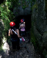 Escursione nelle grotte dell'Etna