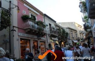 Taormina centro storico con guida.png